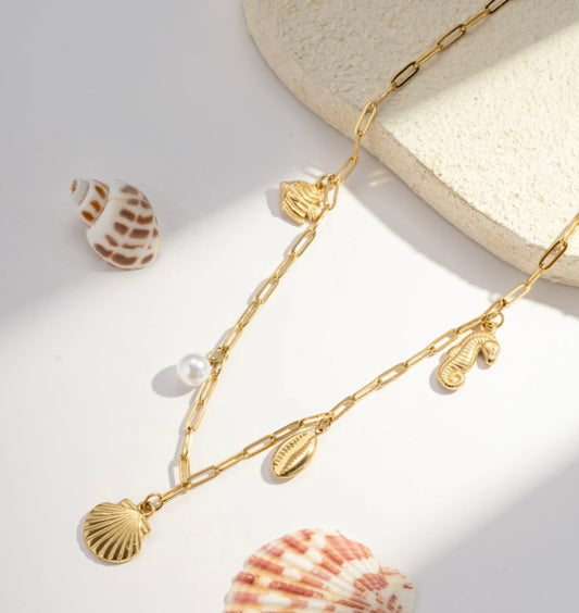 COLLIER LEA