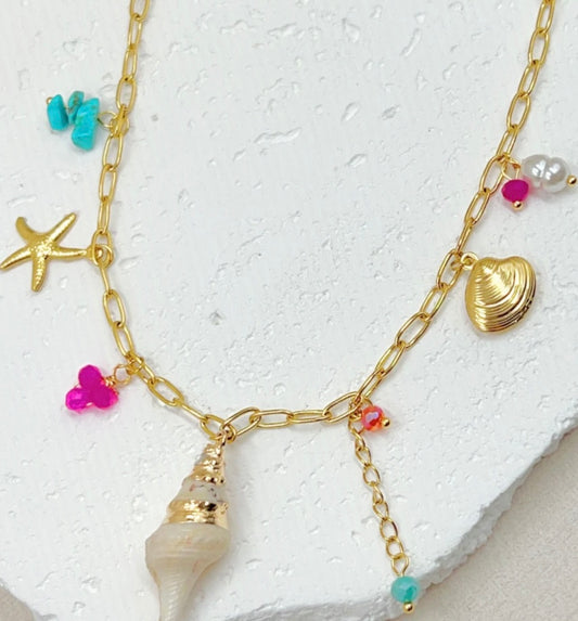 COLLIER SARA